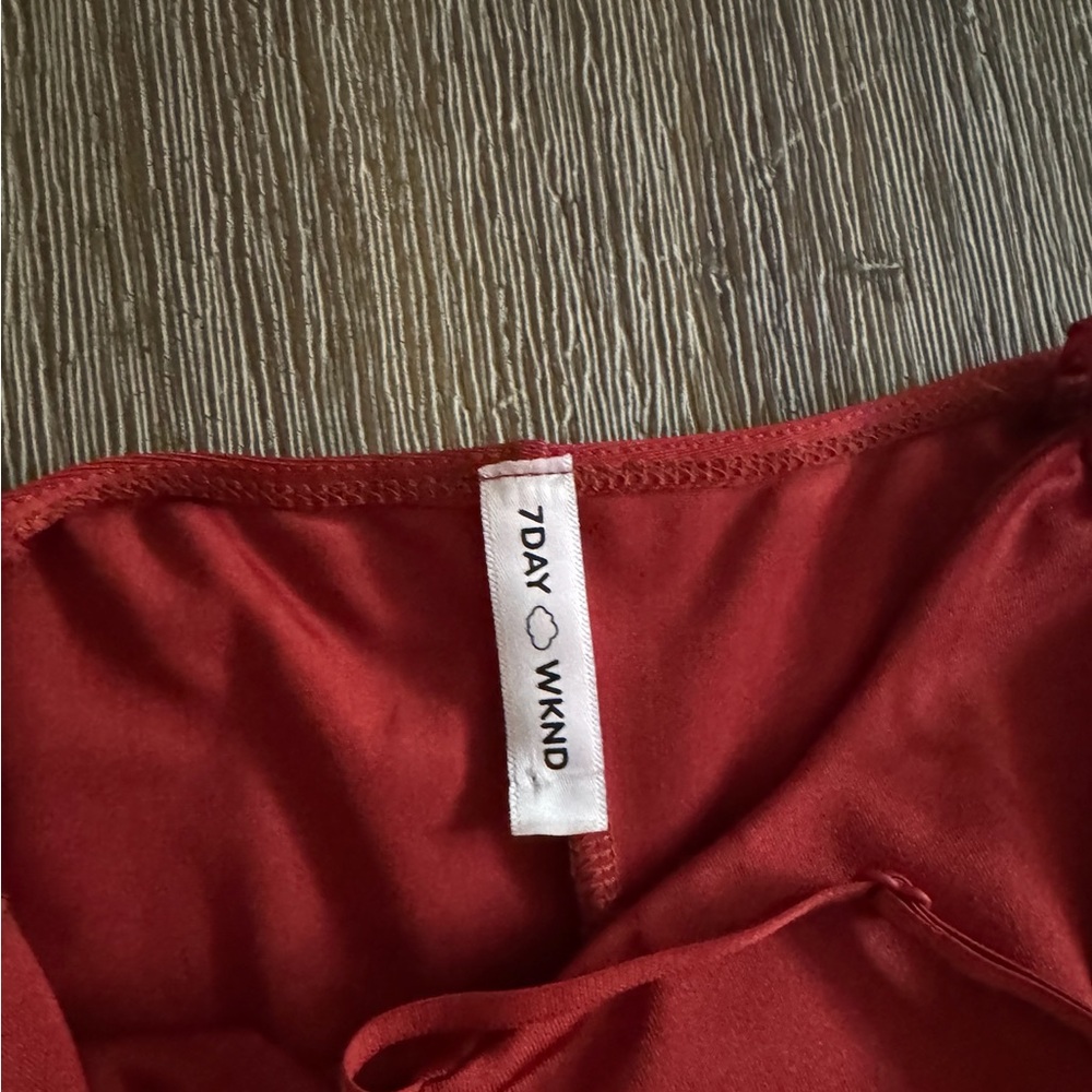 7DAY WKND Red Top